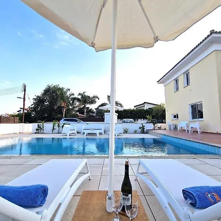 Rhea With Pool, Privacy, Sleeps Up To 10 Βίλα *