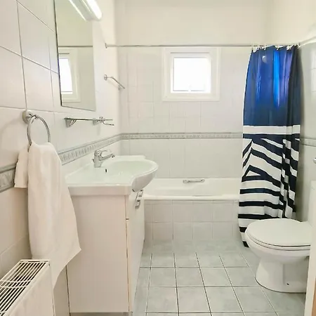 Rhea With Pool, Privacy, Sleeps Up To 10 Villa Protarász